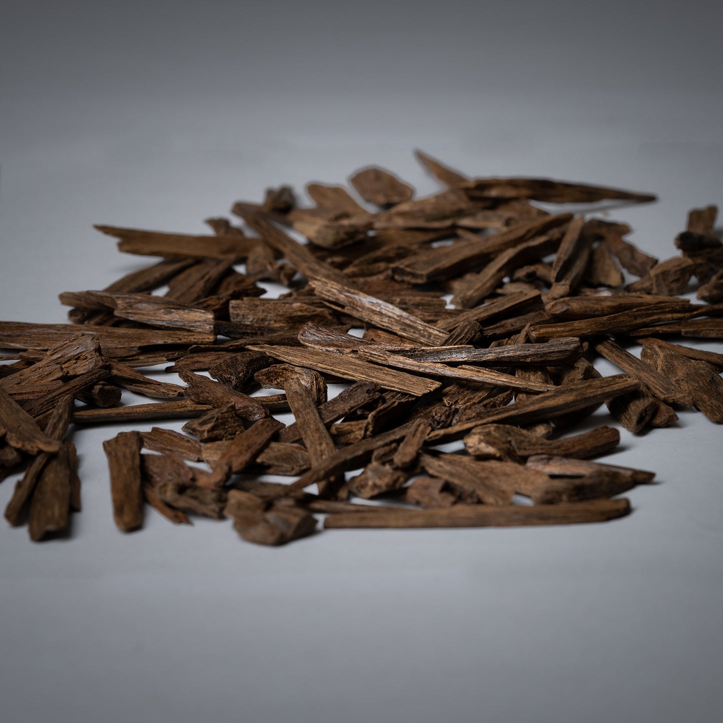 عود هندي سيوفي فاخر